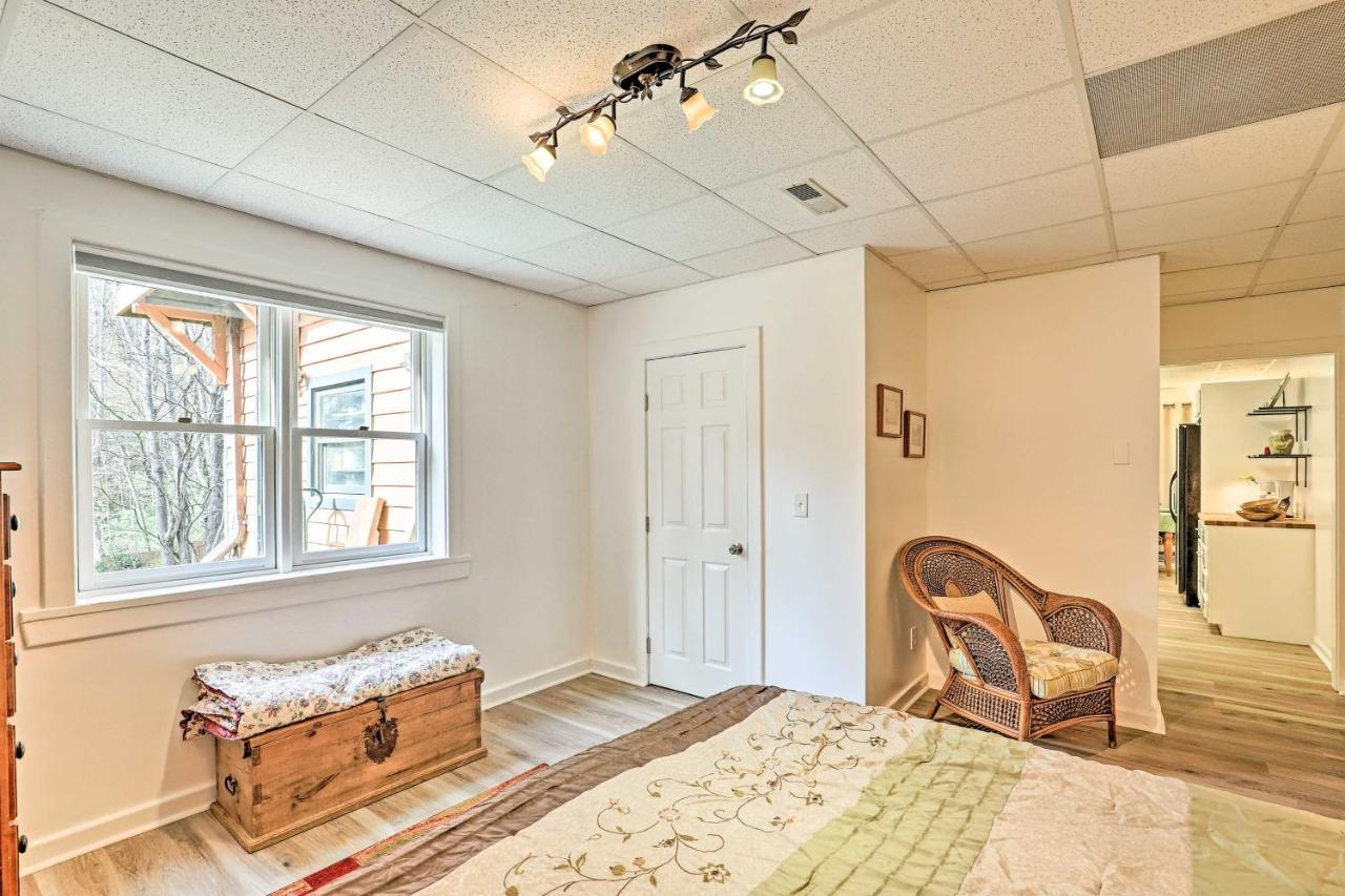 Mountain Getaway With Patio And Koi Pond!