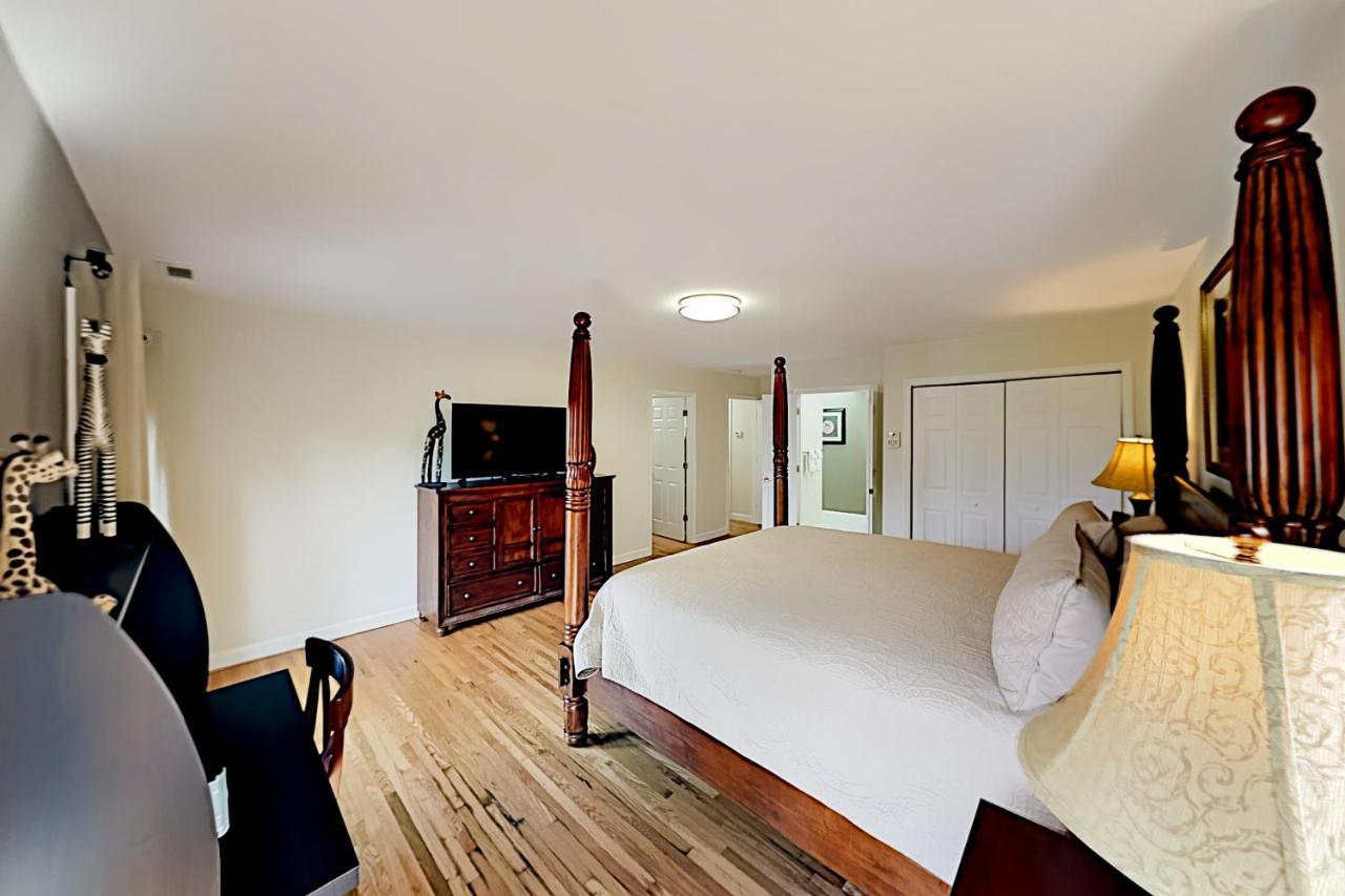 Cedarwood Getaway Holiday home Asheville