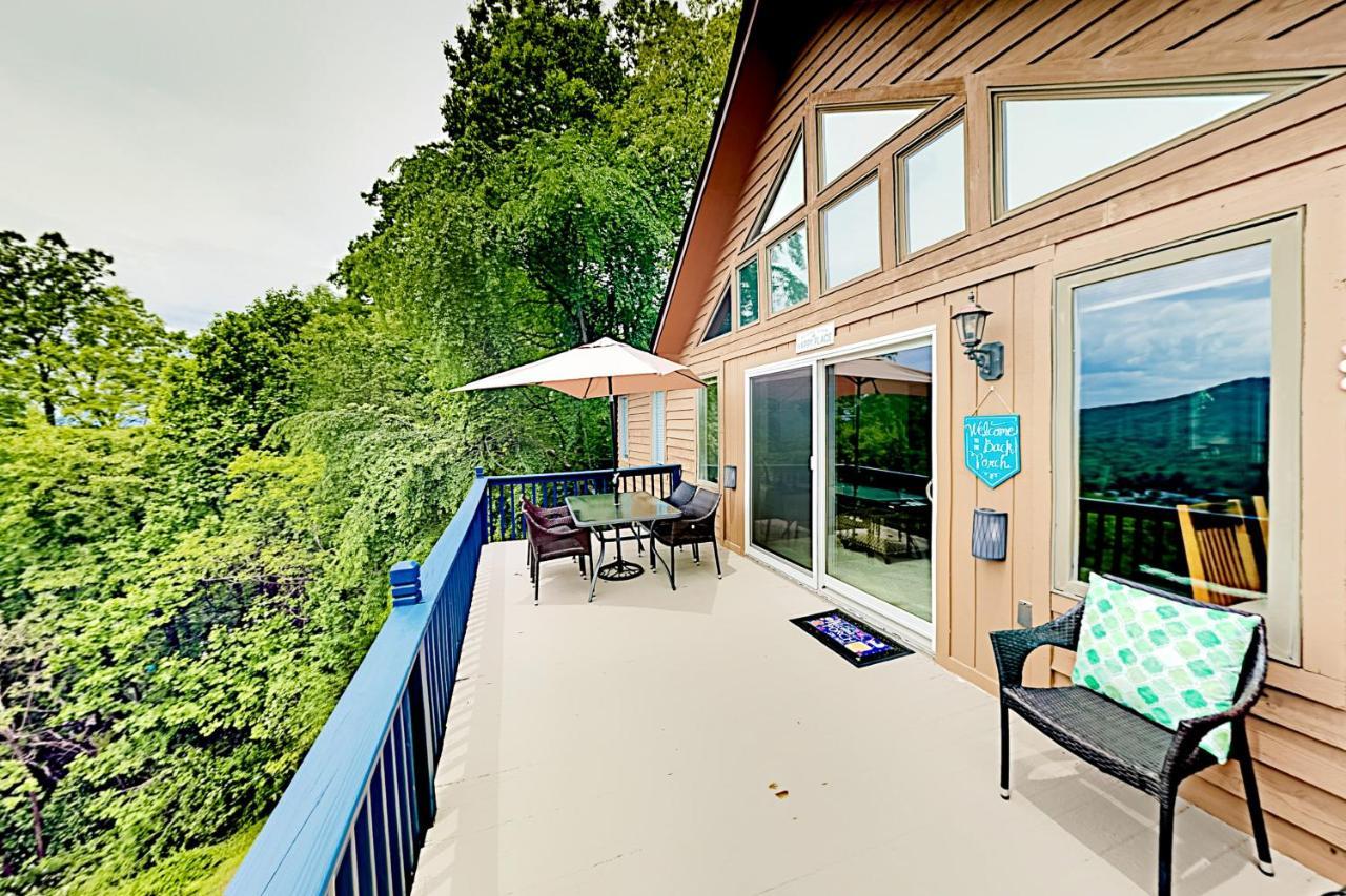 Cedarwood Getaway Asheville