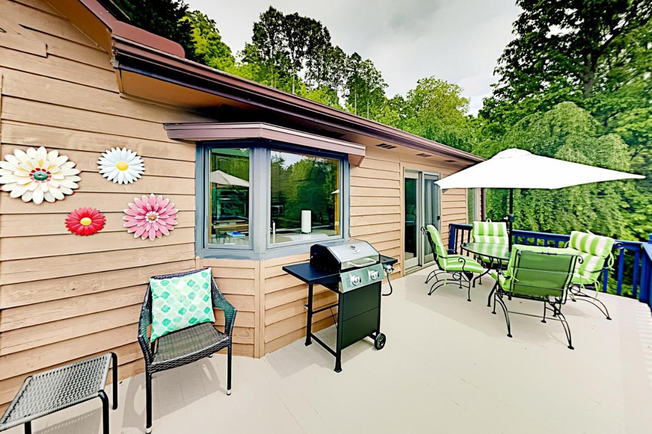 Cedarwood Getaway Asheville
