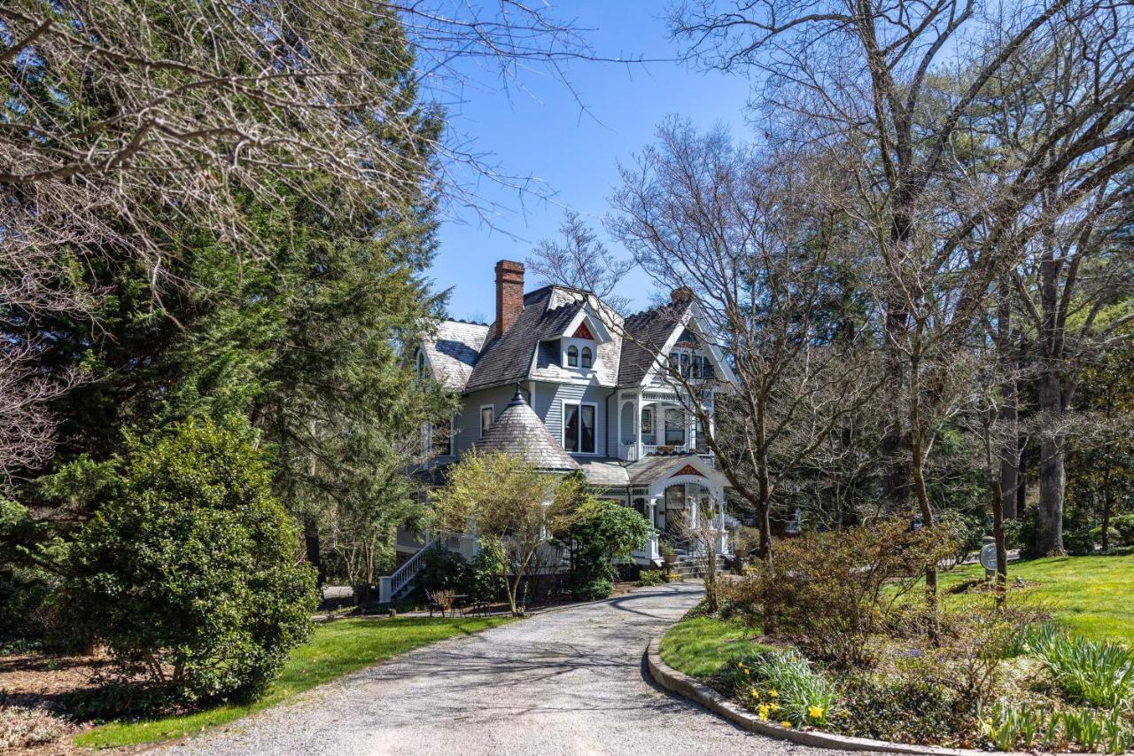 1899 Wright & Carriage House Bed & Breakfast 3*