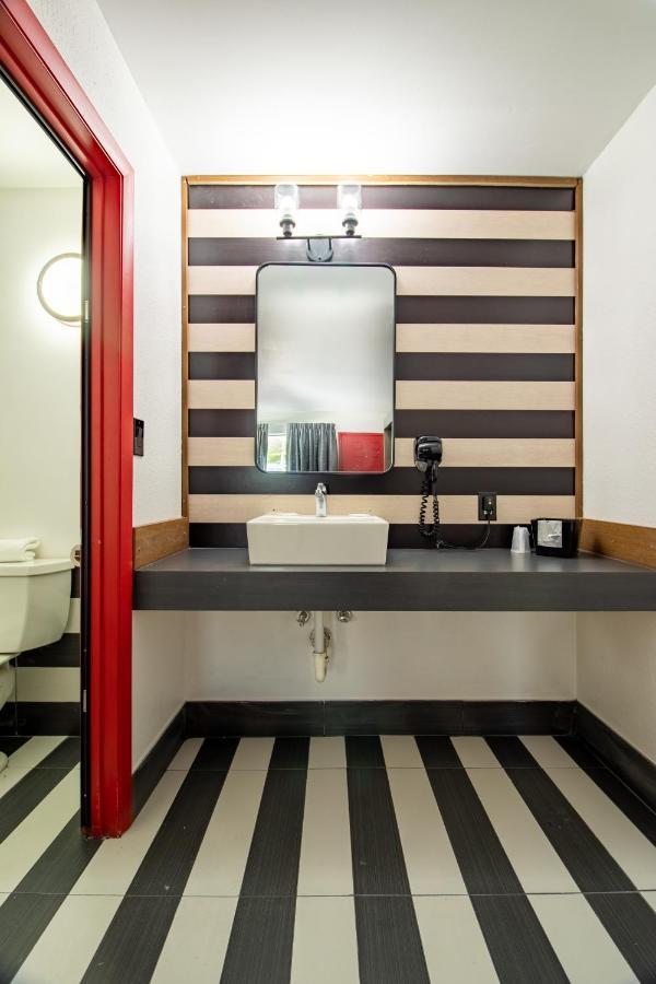The 2* Asheville