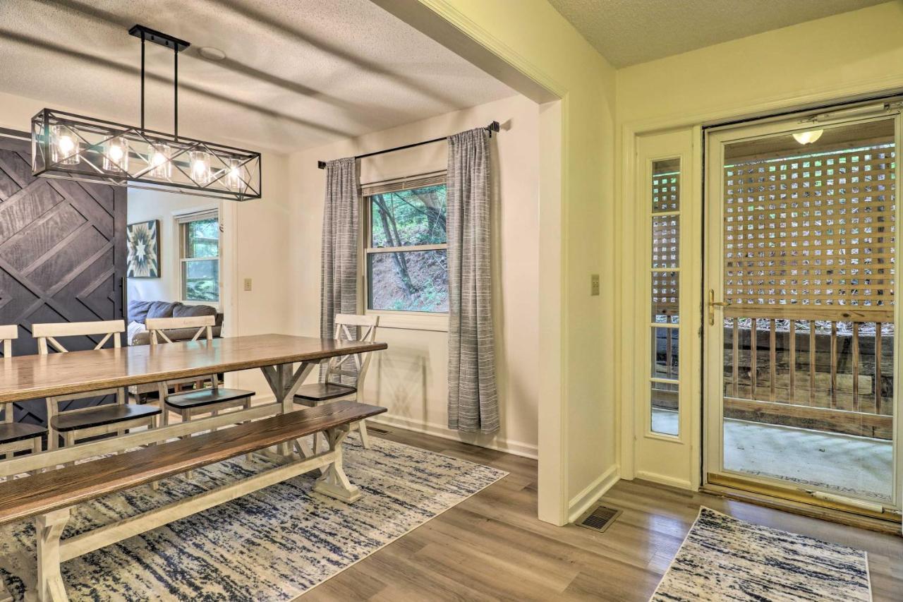 Bright Retreat With Hot Tub And Decks! *