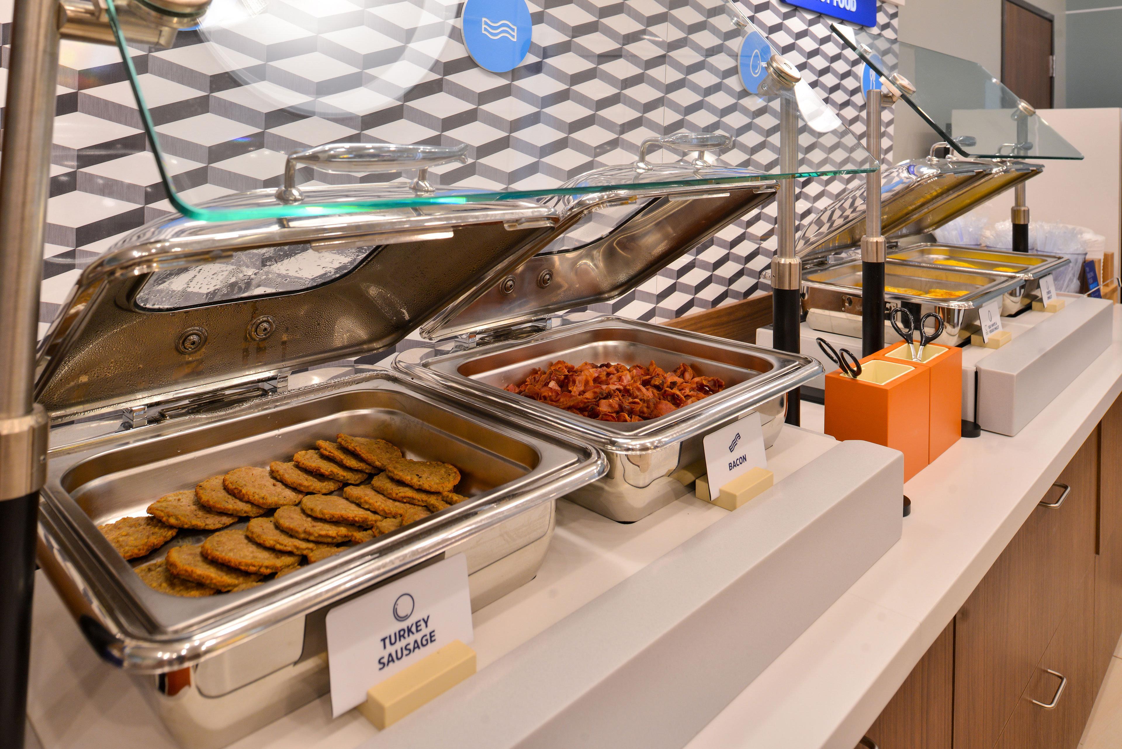 Holiday Express & Sw - Outlet Ctr Area By Ihg Hotel