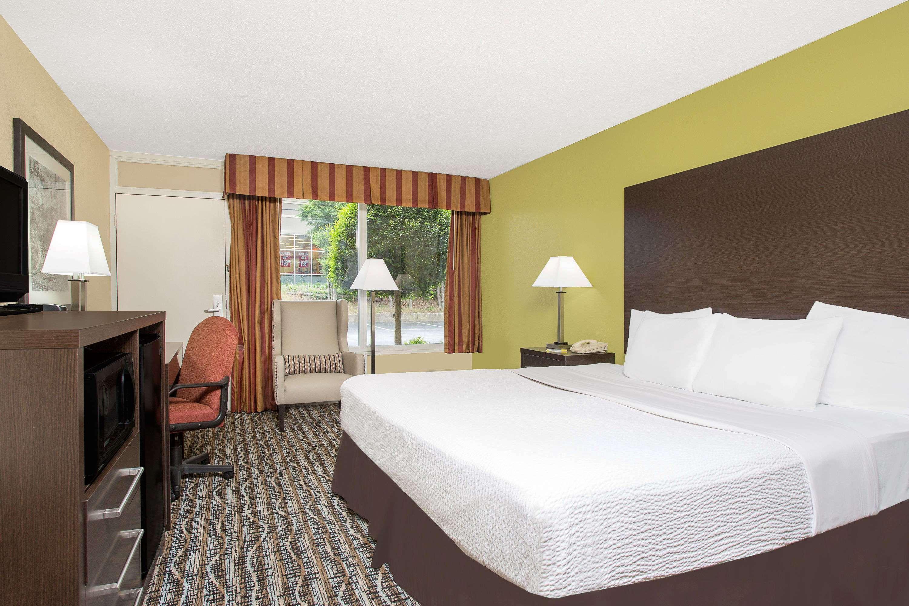 Days By Wyndham Asheville/mall 2* Asheville