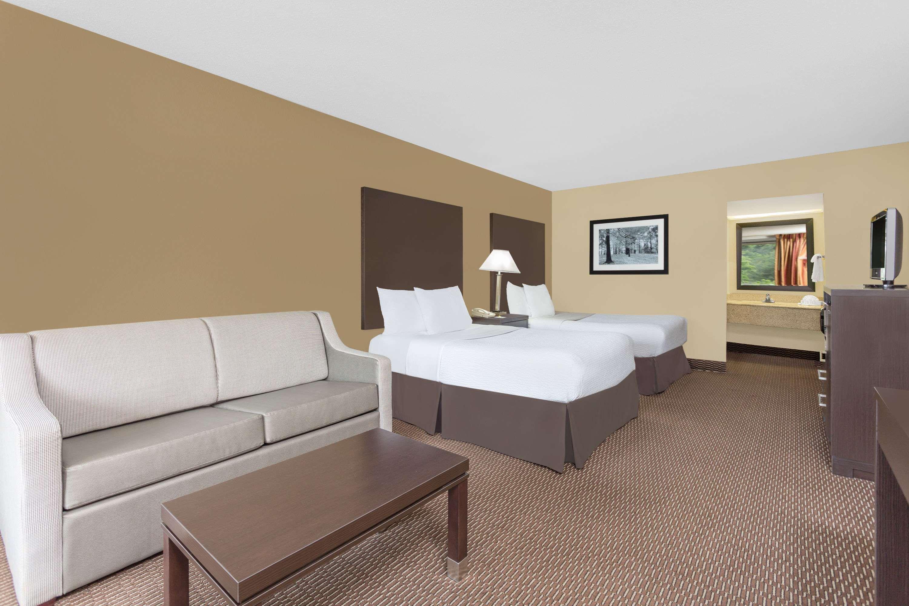 Days By Wyndham Asheville/mall Hotel Asheville