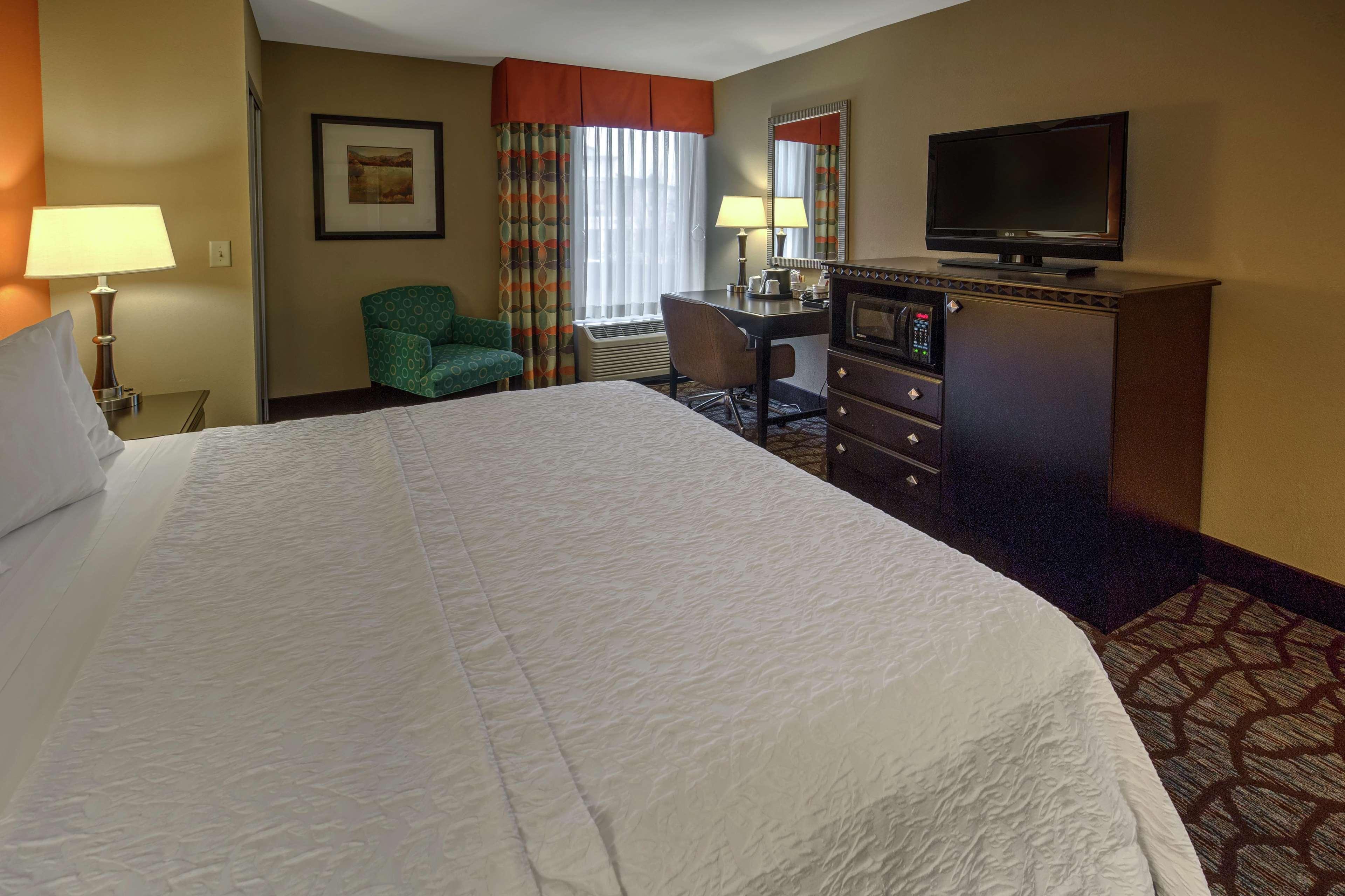 Hampton Asheville-tunnel Road Hotel 3*