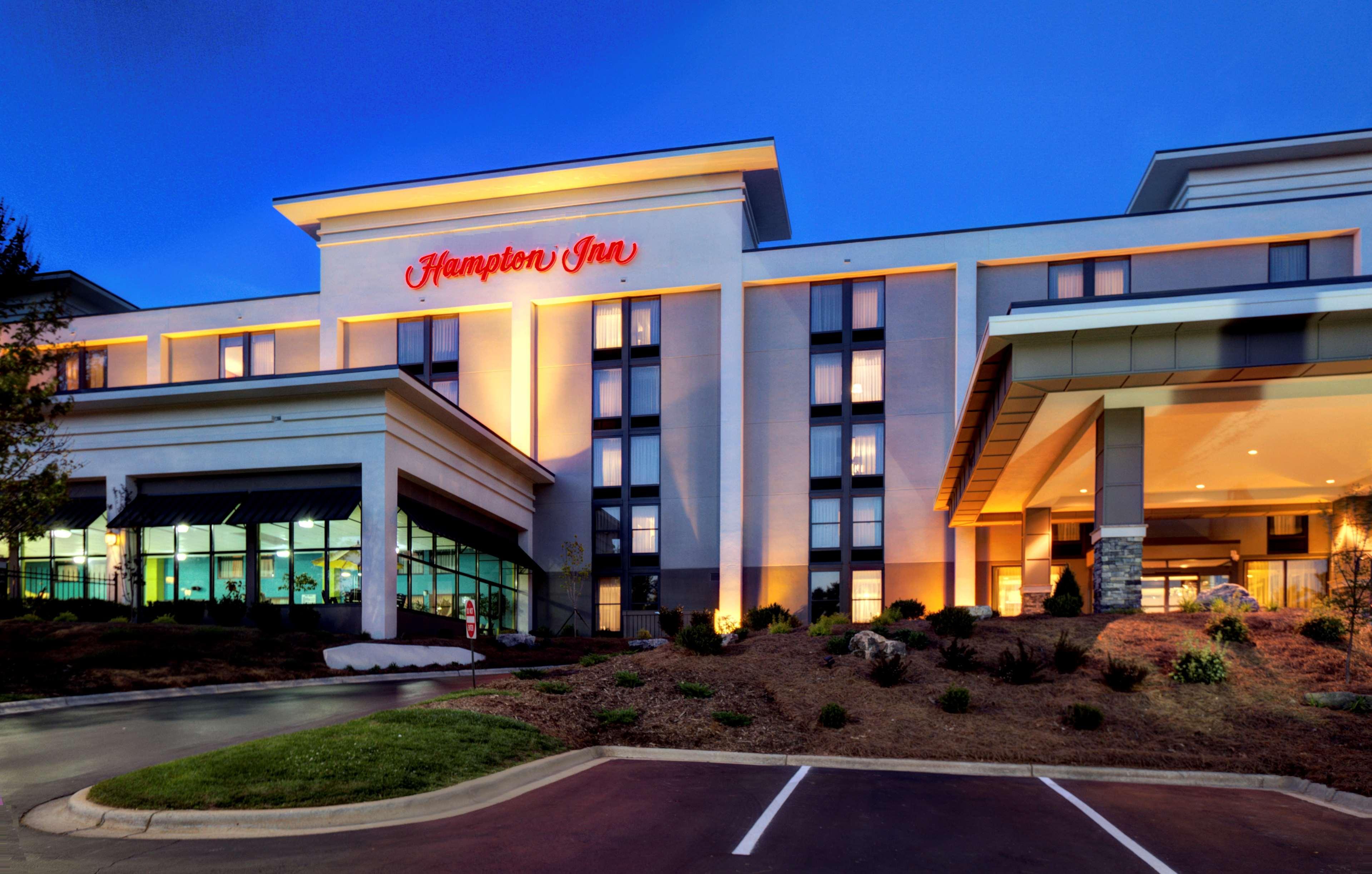 Hampton Asheville-tunnel Road Hotel