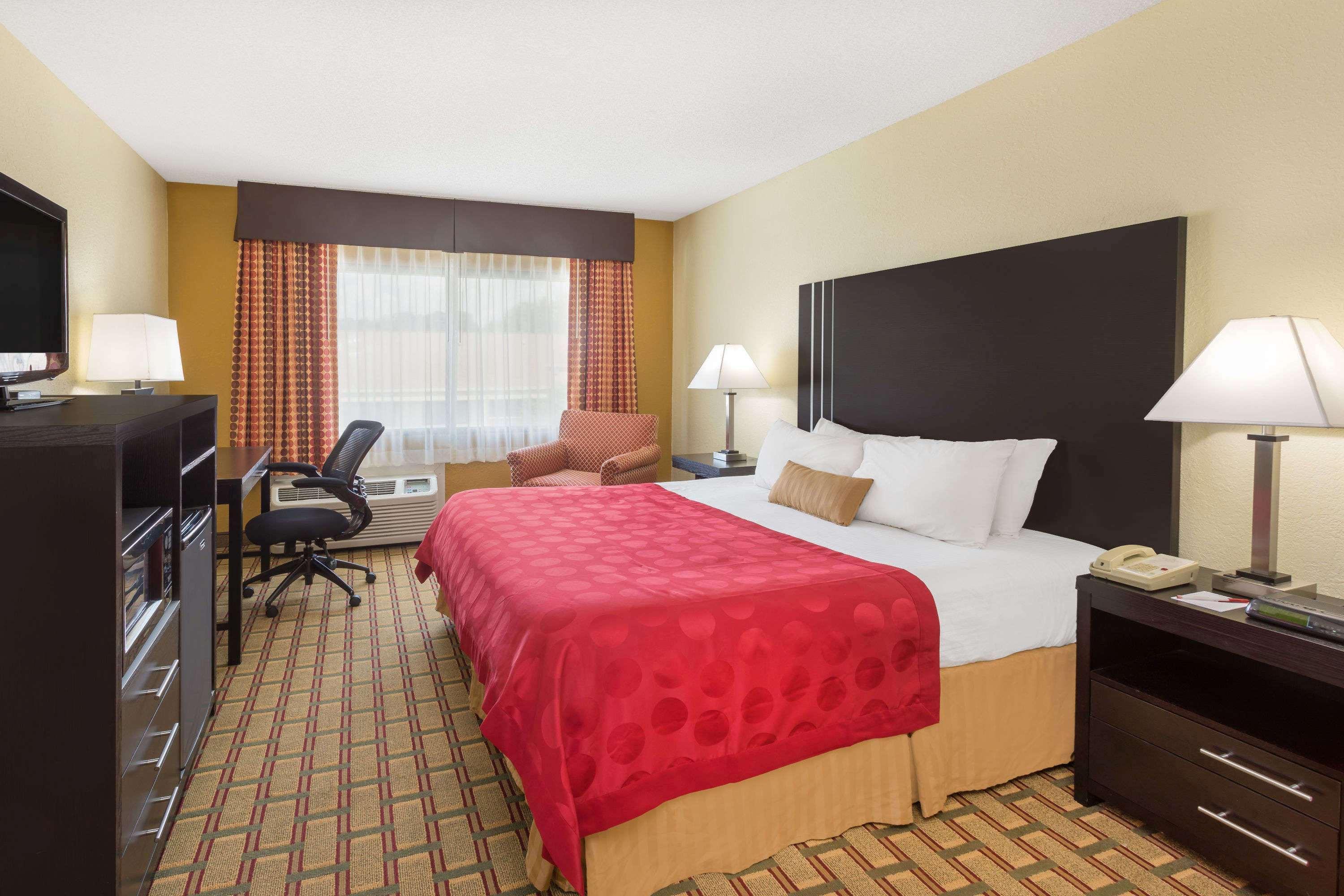Ramada By Wyndham Southeast Asheville