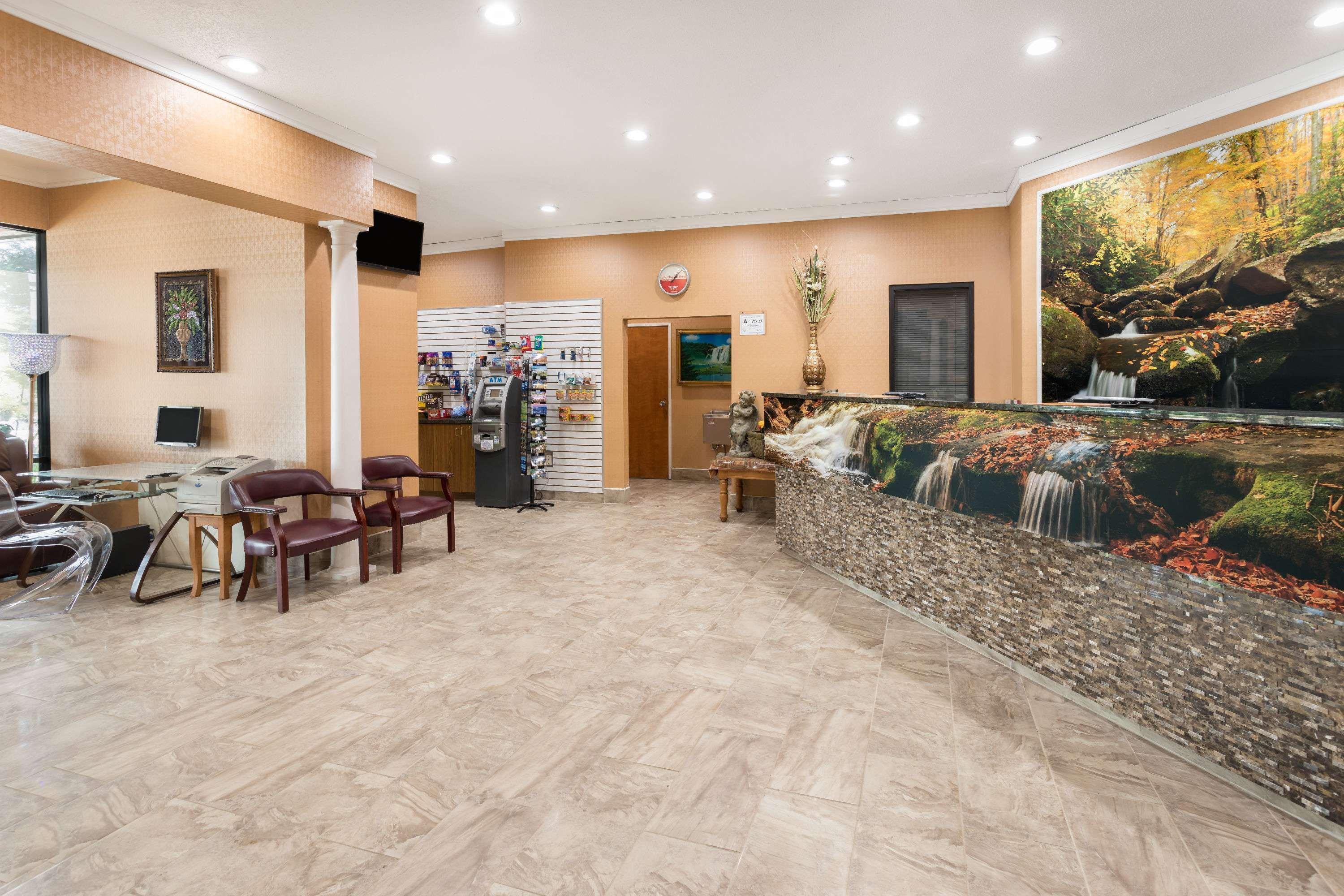 Hotel Ramada By Wyndham Southeast