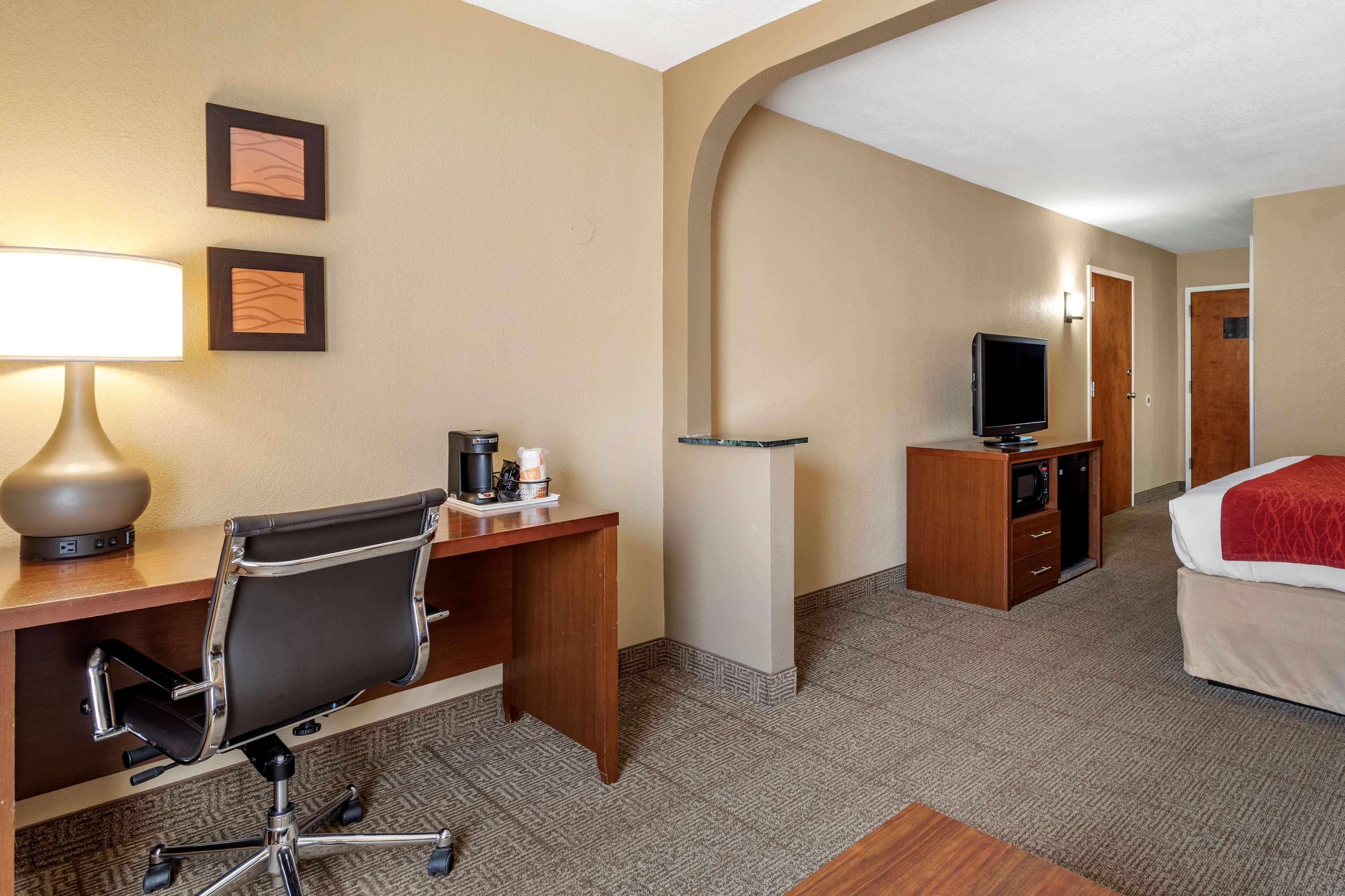 Comfort Biltmore West