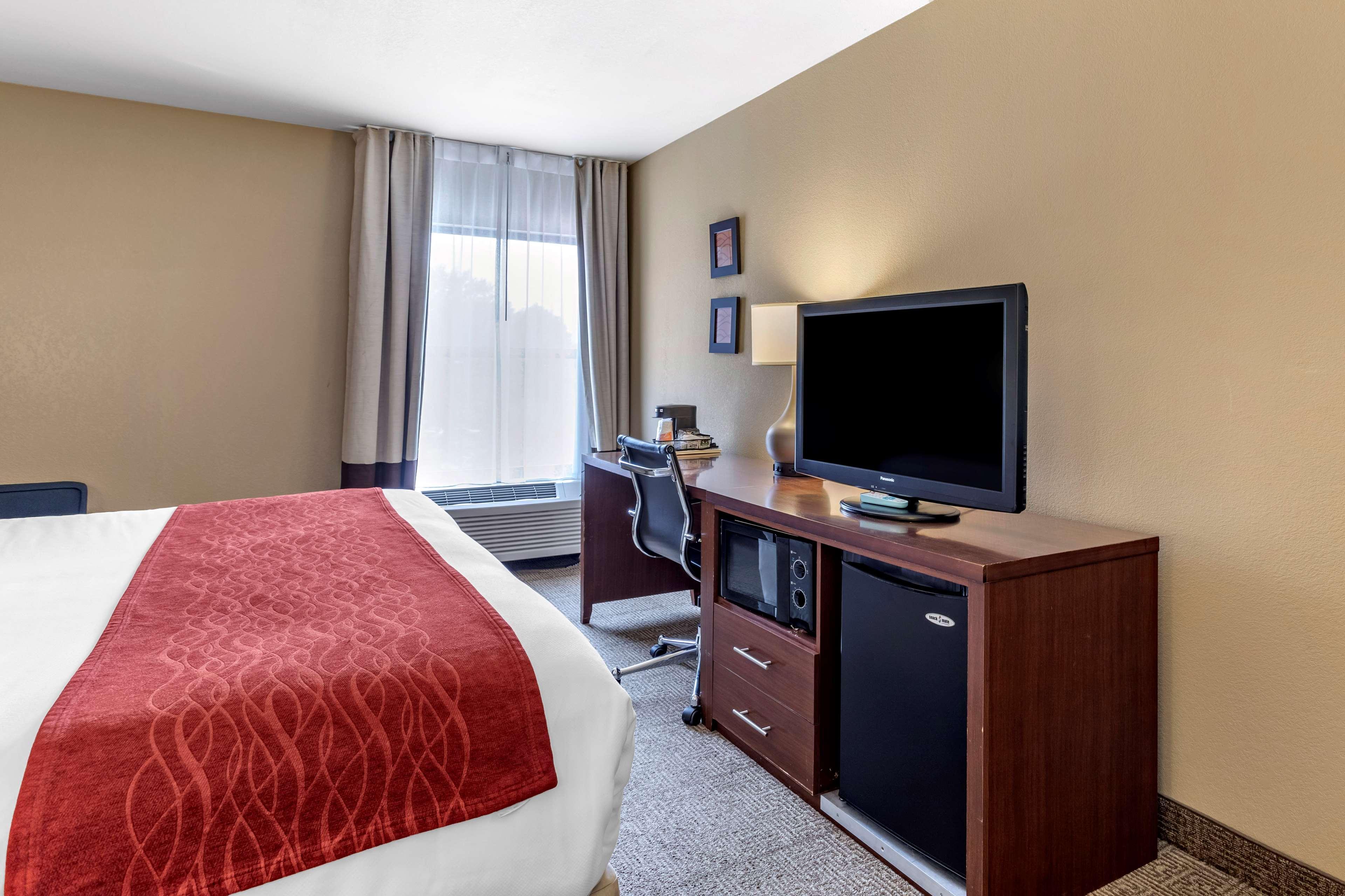 Comfort Biltmore West Inn