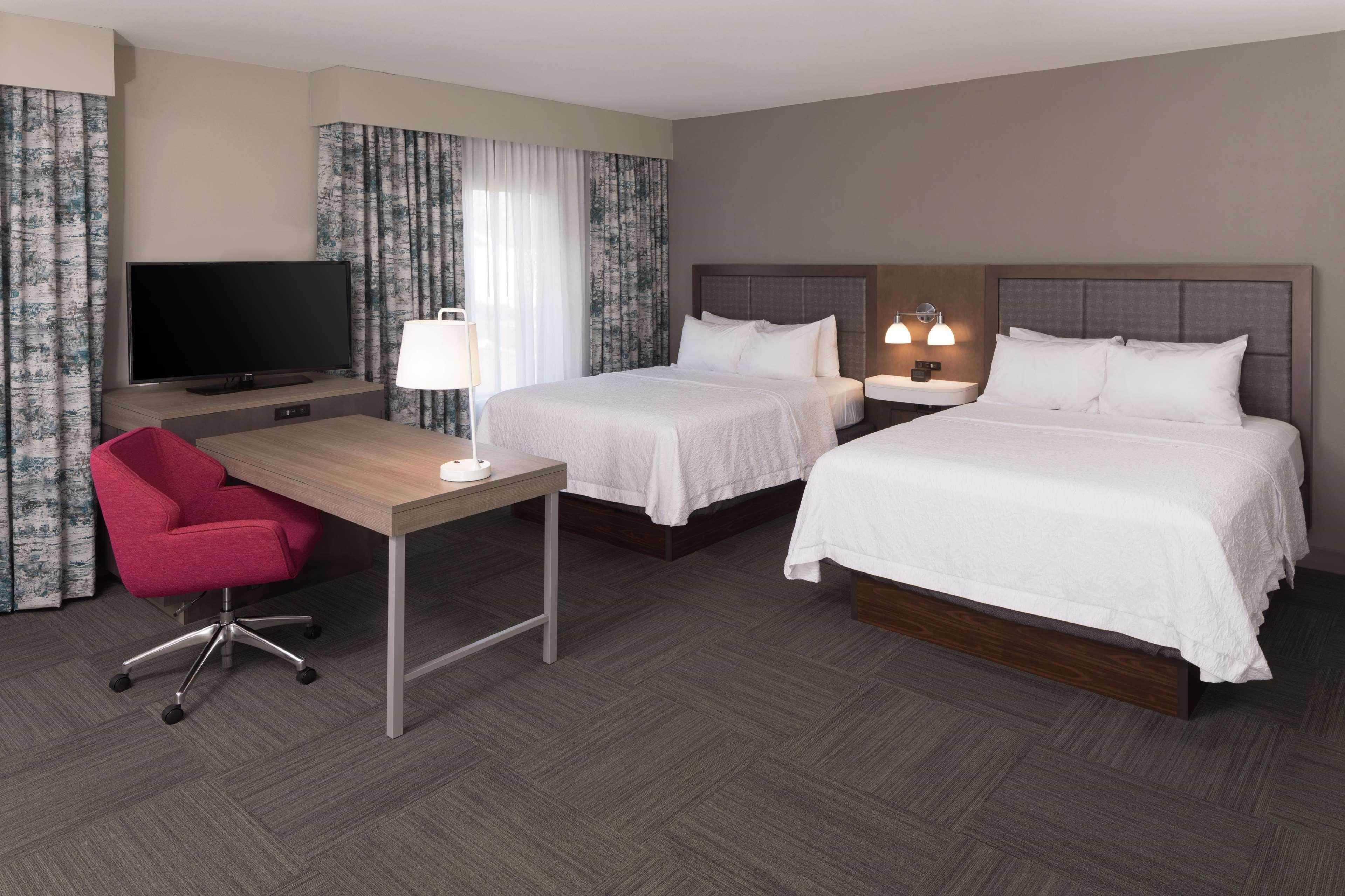 Hampton & Biltmore Area Hotel