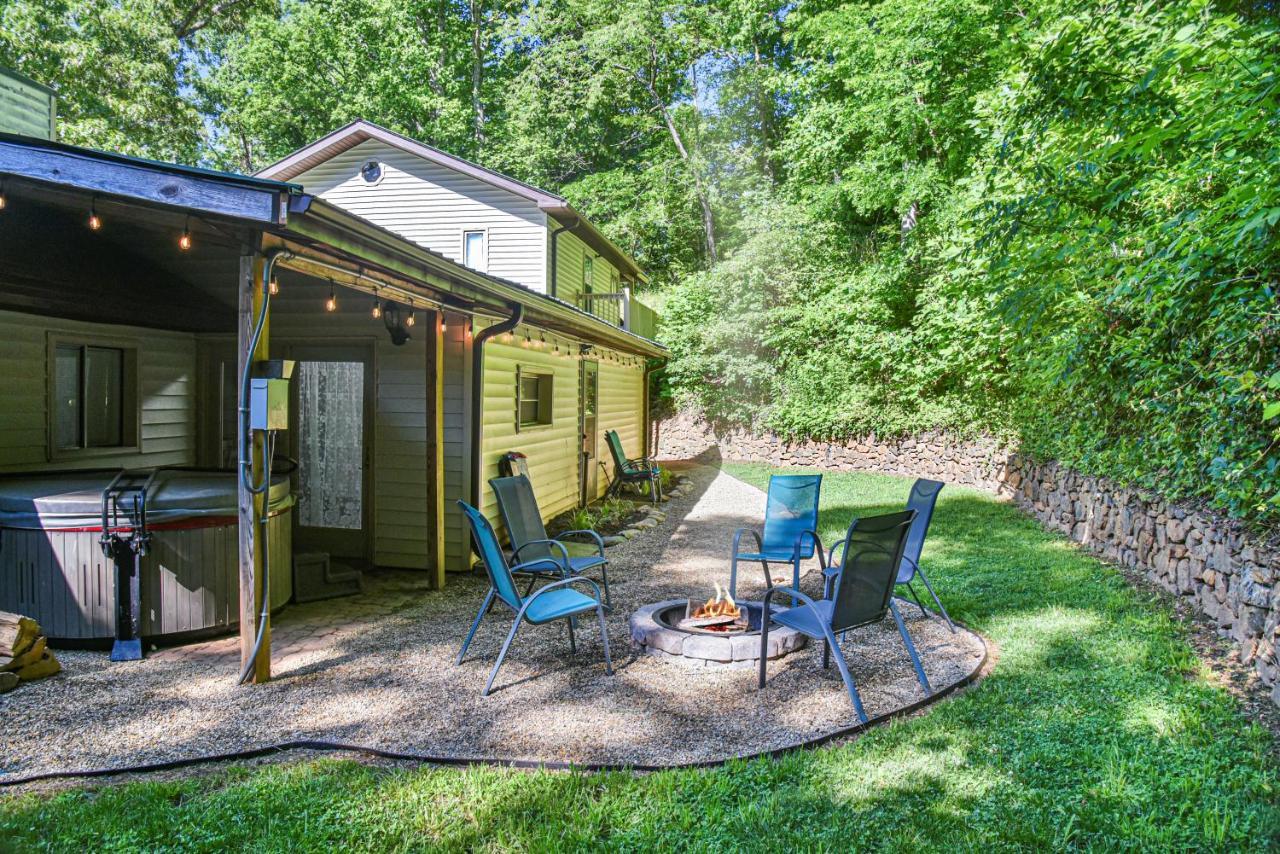 South With Hot Tub Just 11 Miles To Downtown Asheville