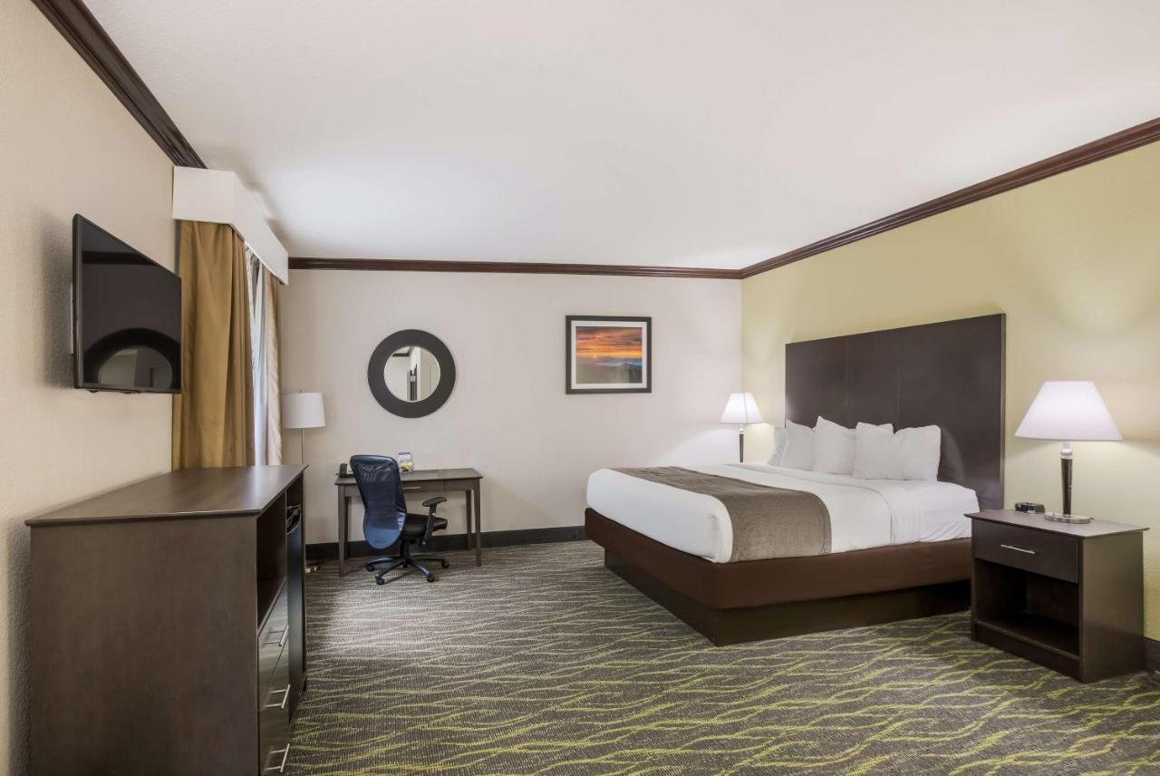 Western Asheville-blue Ridge Parkway Hotel