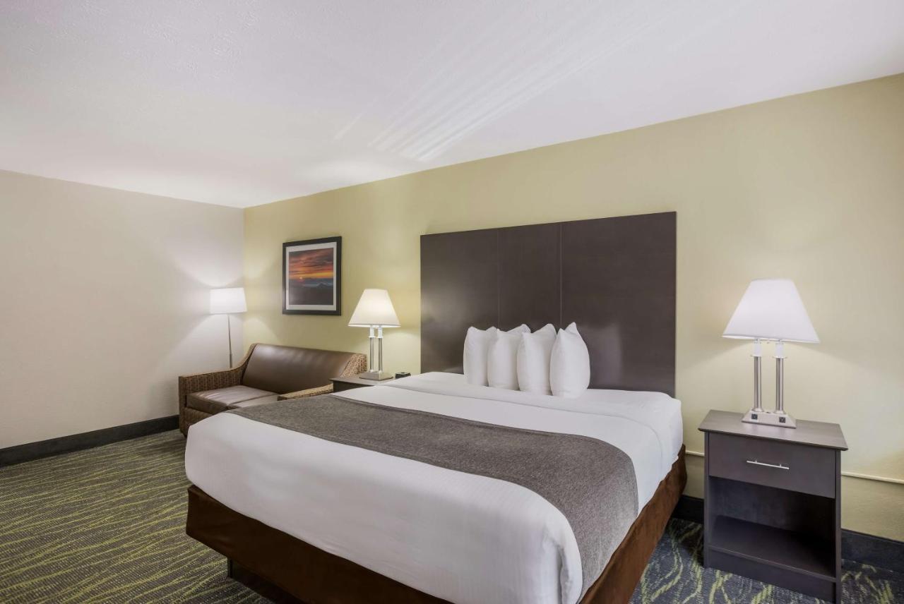 Western Asheville-blue Ridge Parkway Hotel