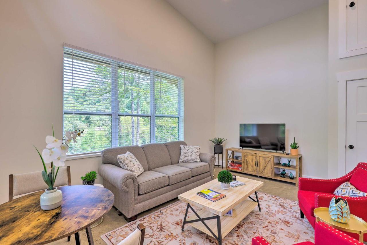 Pet-friendly Retreat With Hot Tub * Asheville