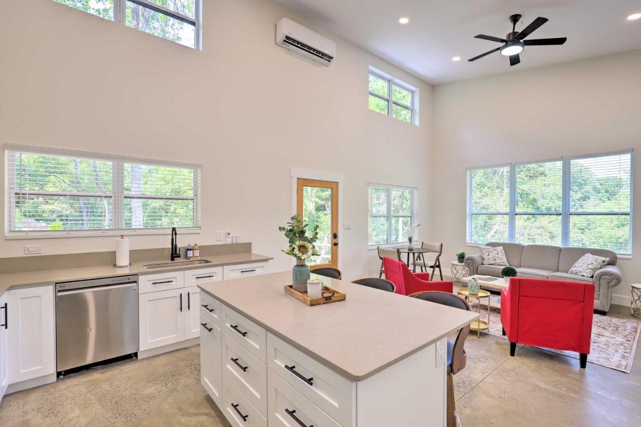Pet-friendly Retreat With Hot Tub *