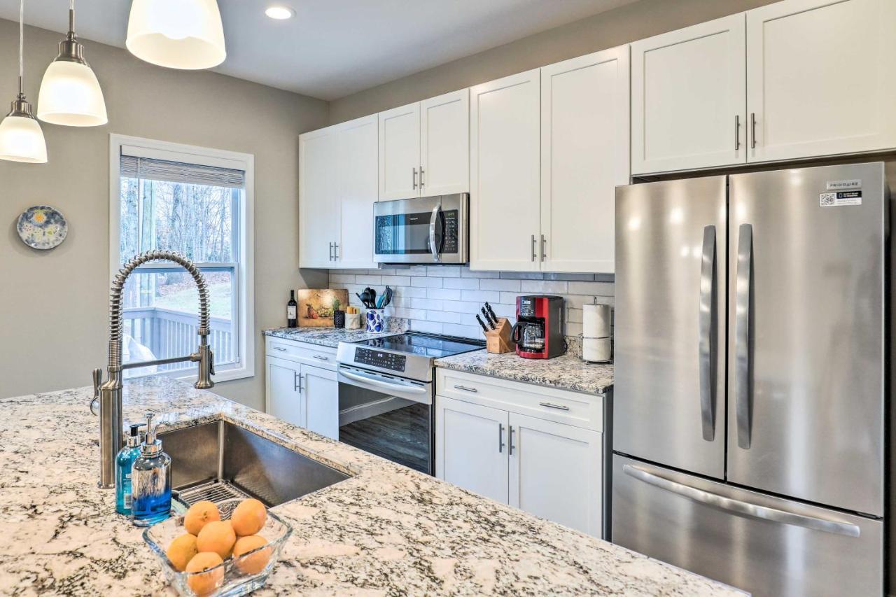 Holiday home Candler With Deck 8 Mi To Downtown Asheville! Asheville