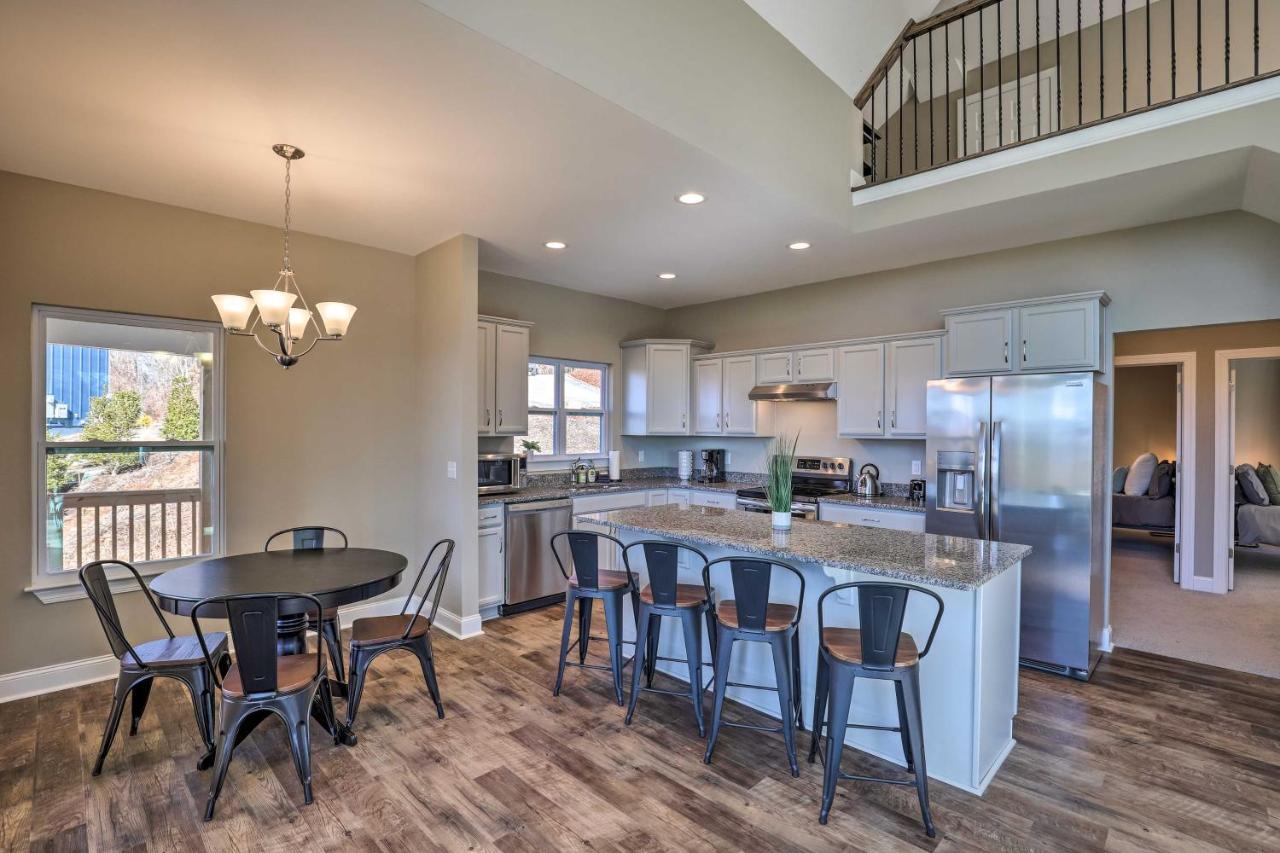 Charming Retreat With Views Near Downtown! * Asheville
