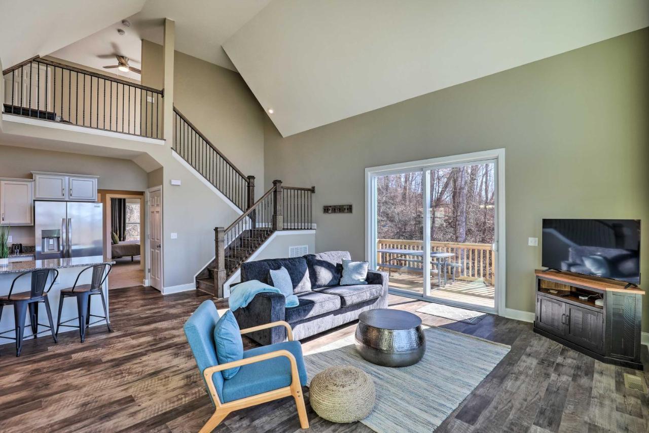 Holiday home Charming Retreat With Views Near Downtown! *