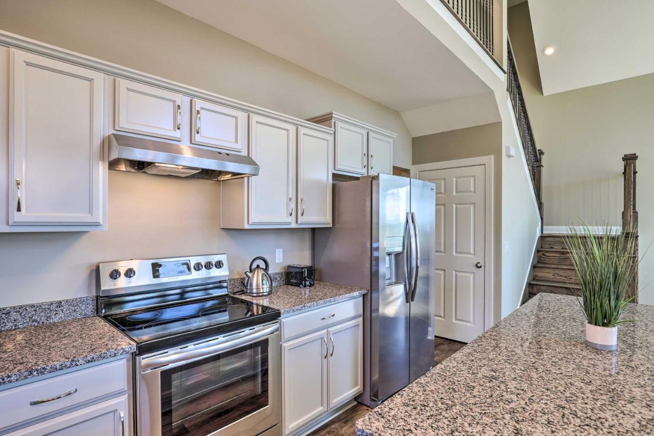 Holiday home Charming Retreat With Views Near Downtown! *