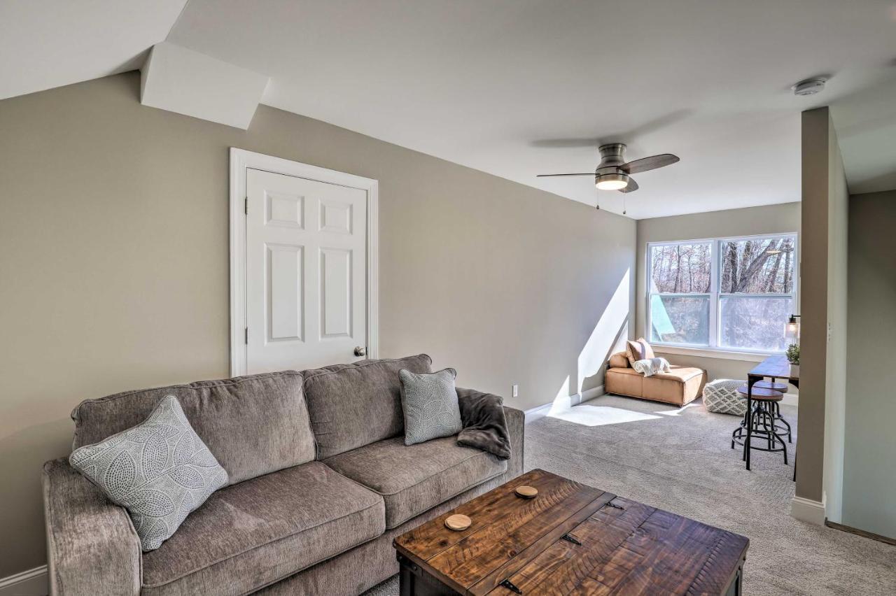Holiday home Charming Retreat With Views Near Downtown! *