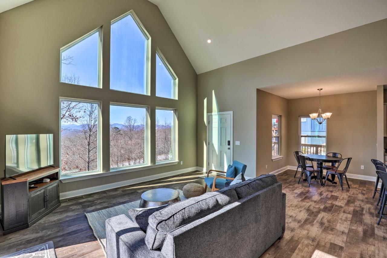 Charming Retreat With Views Near Downtown! * Asheville