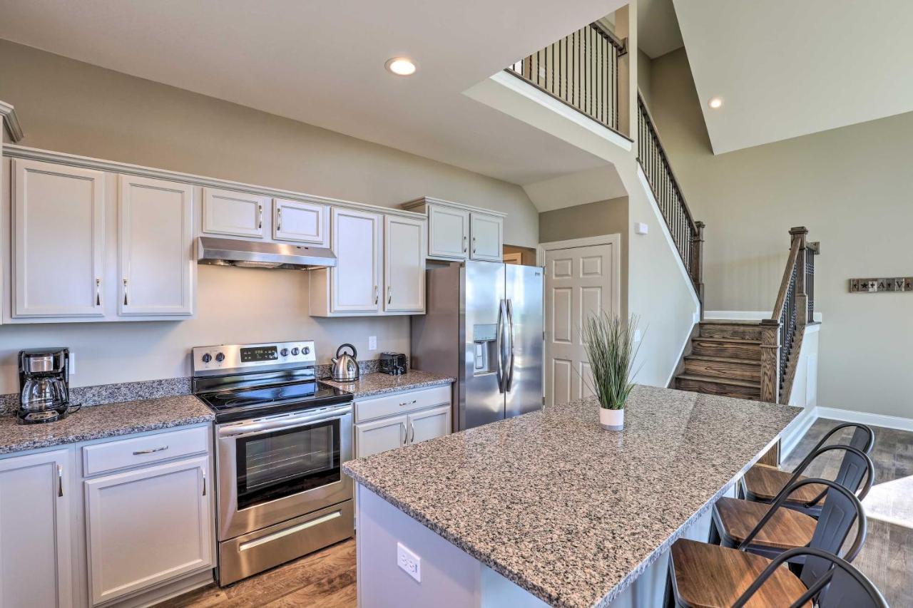 Holiday home Charming Retreat With Views Near Downtown!