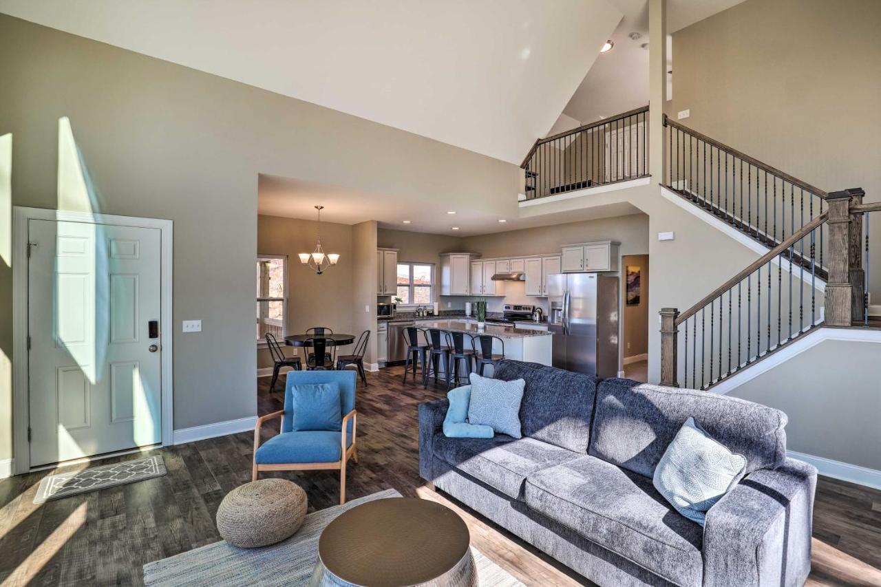 Holiday home Charming Retreat With Views Near Downtown! Asheville