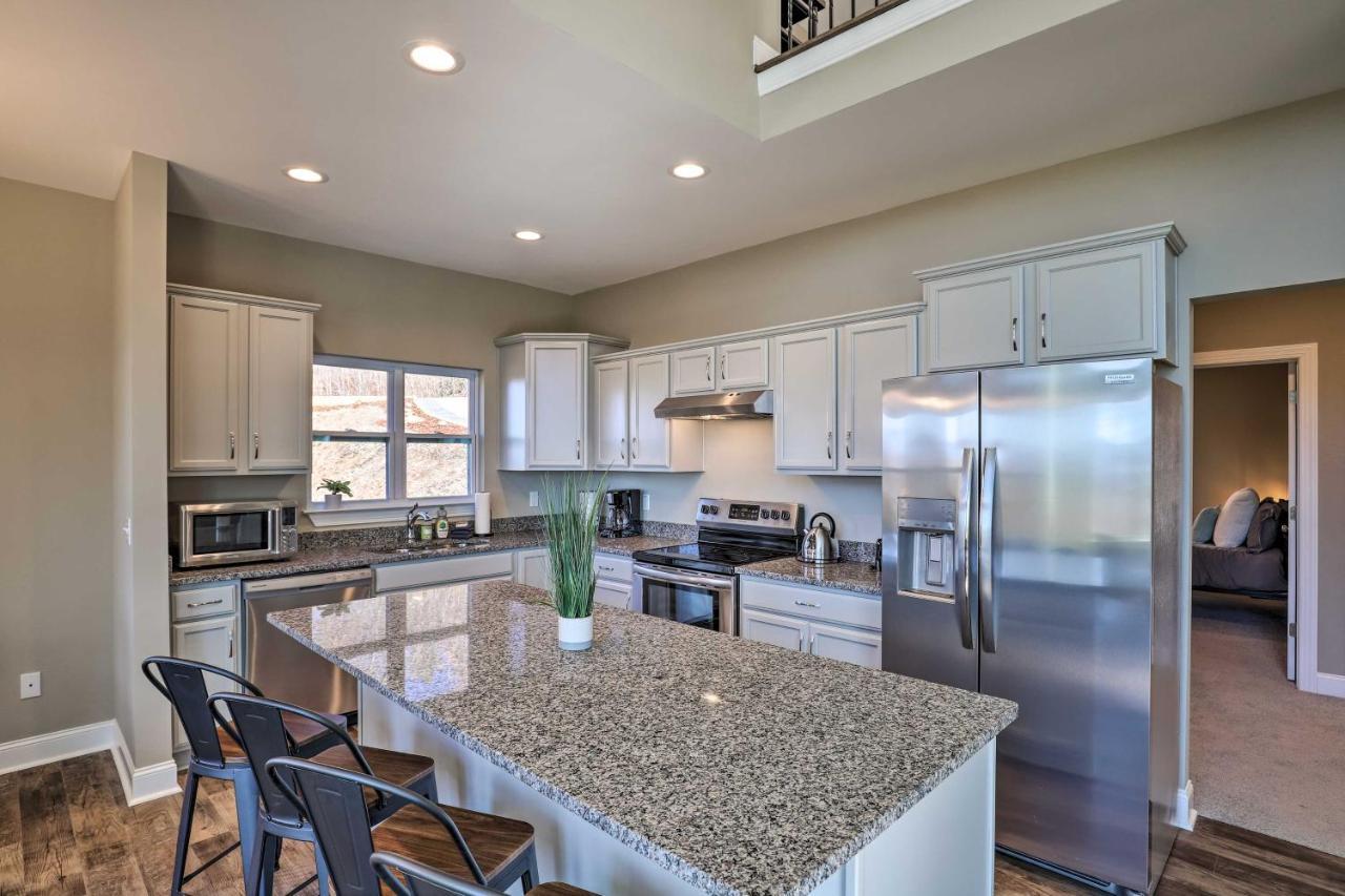 Charming Retreat With Views Near Downtown! Holiday home *