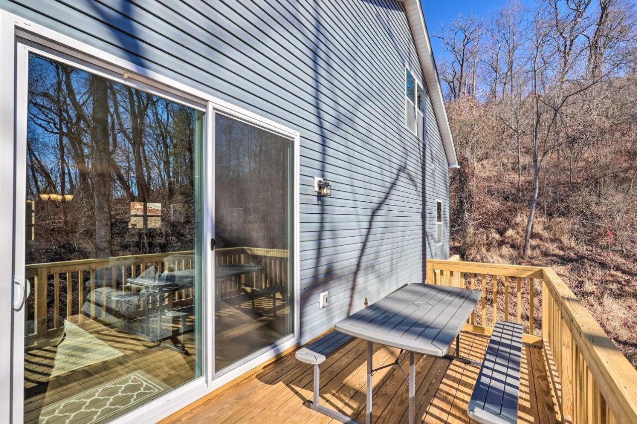 Holiday home Charming Retreat With Views Near Downtown!