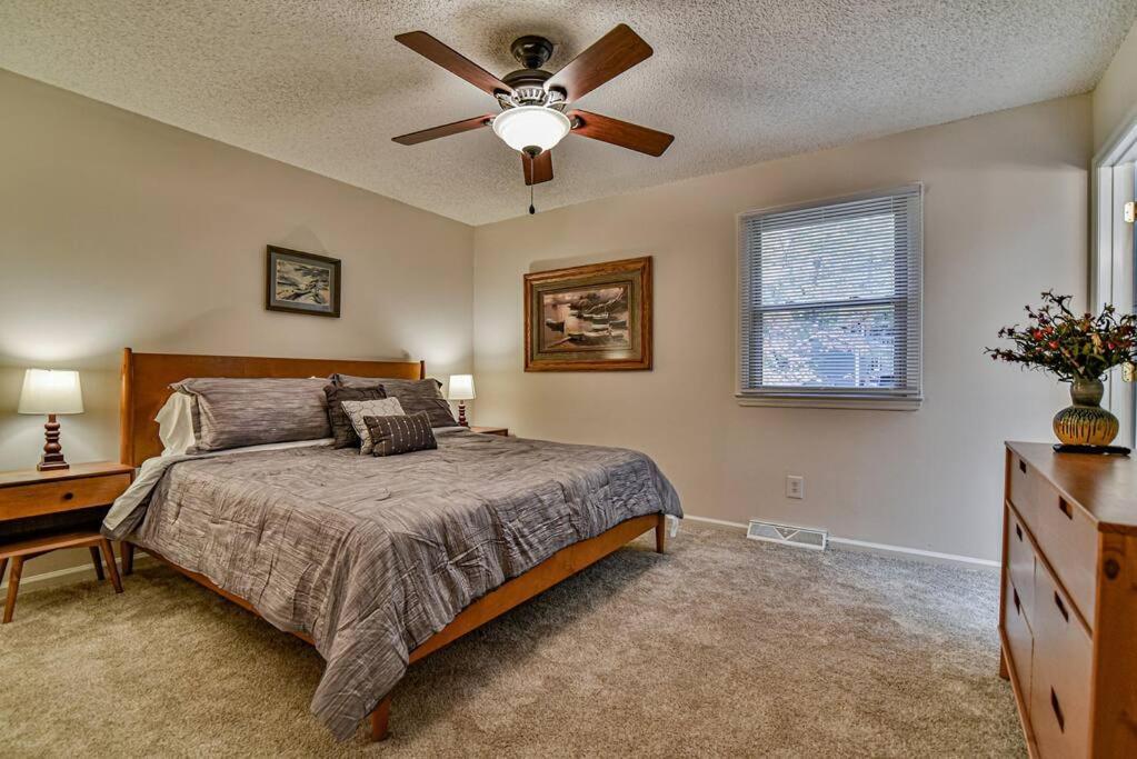 Hot Tub, Fire Pit, 12 Miles To Downtown