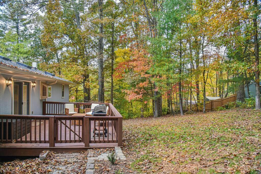 Hot Tub, Fire Pit, 12 Miles To Downtown Holiday home Asheville