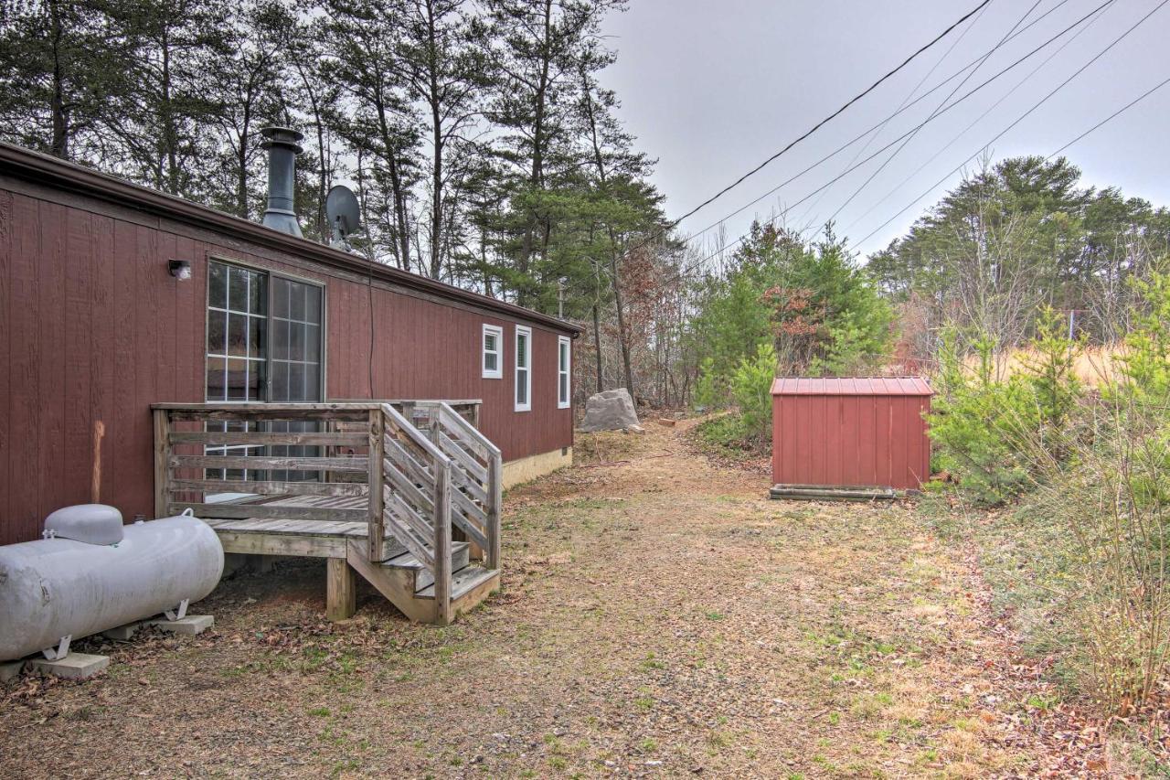 Cozy With Grill And Fire Pit! Holiday home Asheville