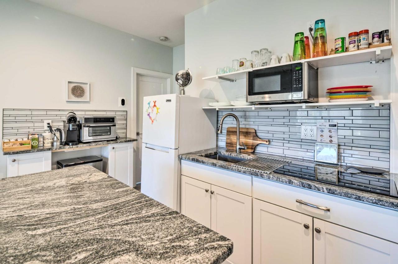 Comfy Vacation With Hot Tub! Apartment *
