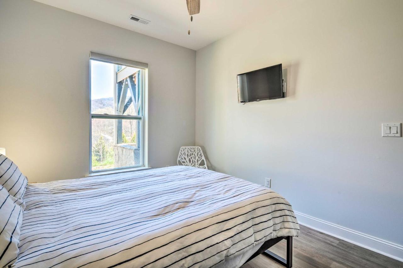 Apartment Comfy Vacation With Hot Tub! Asheville