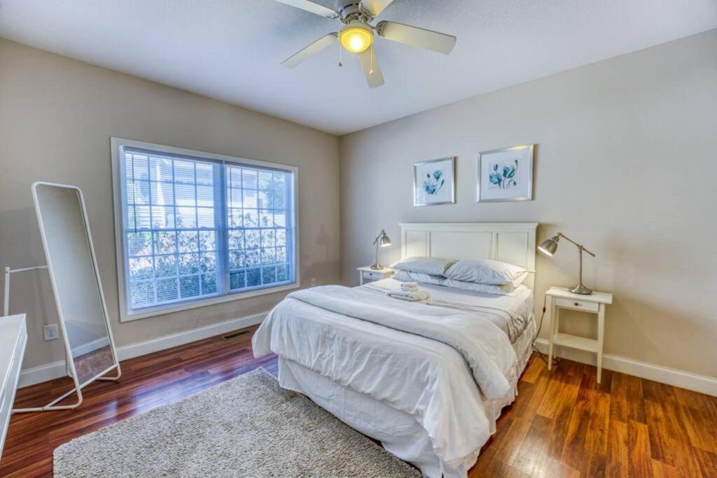 Spacious Mountain House - 10 Minutes From & Biltmore!
