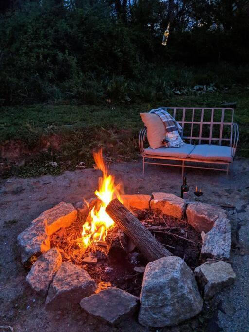 Victory Garden 12 Min To Downtown With Fire Pit And Holiday home *
