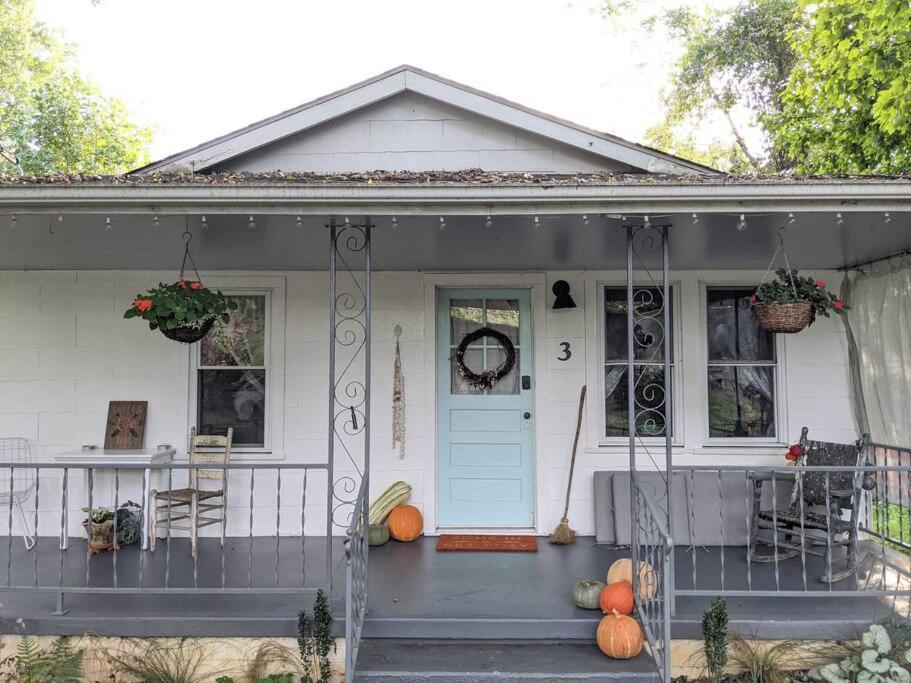 Victory Garden 12 Min To Downtown With Fire Pit And Holiday home Asheville