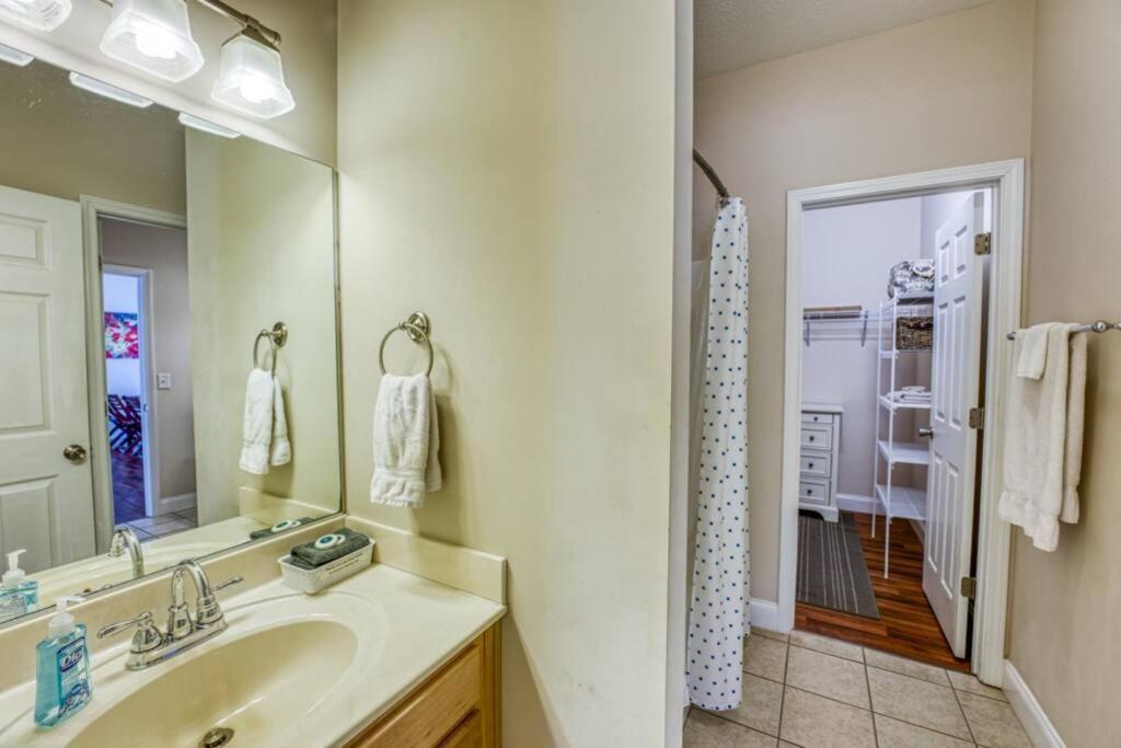 Spacious Mountain House - 10 Minutes From & Biltmore! Asheville