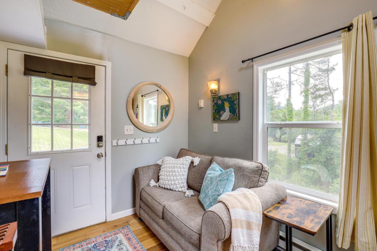 Apartment Ideally Located Tiny With Fire Pit