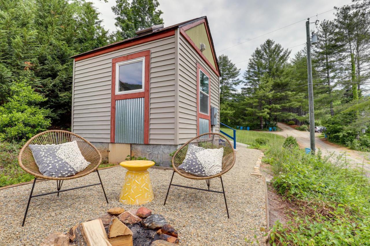 Apartment Ideally Located Tiny With Fire Pit