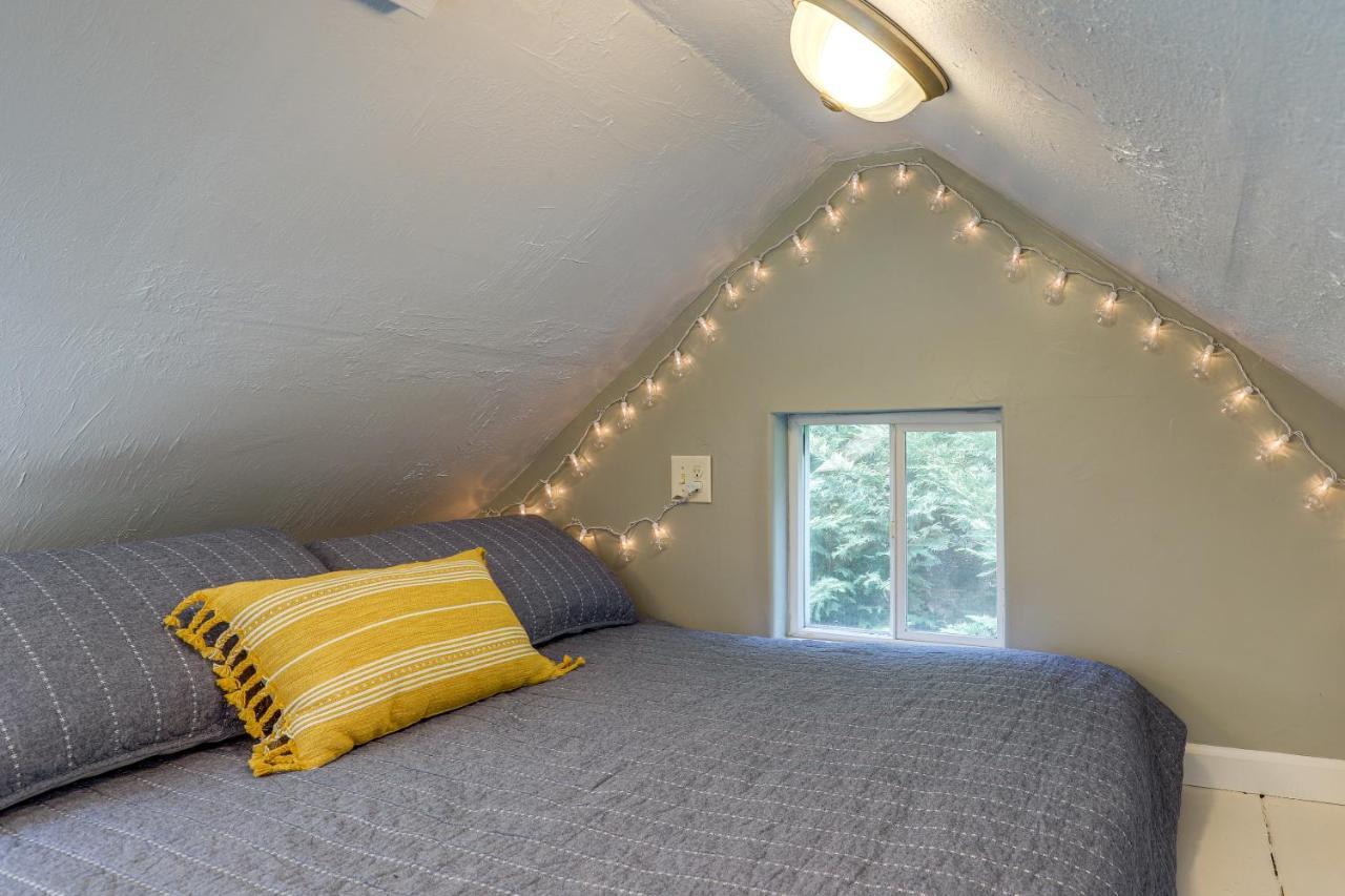 Ideally Located Tiny With Fire Pit Apartment Asheville