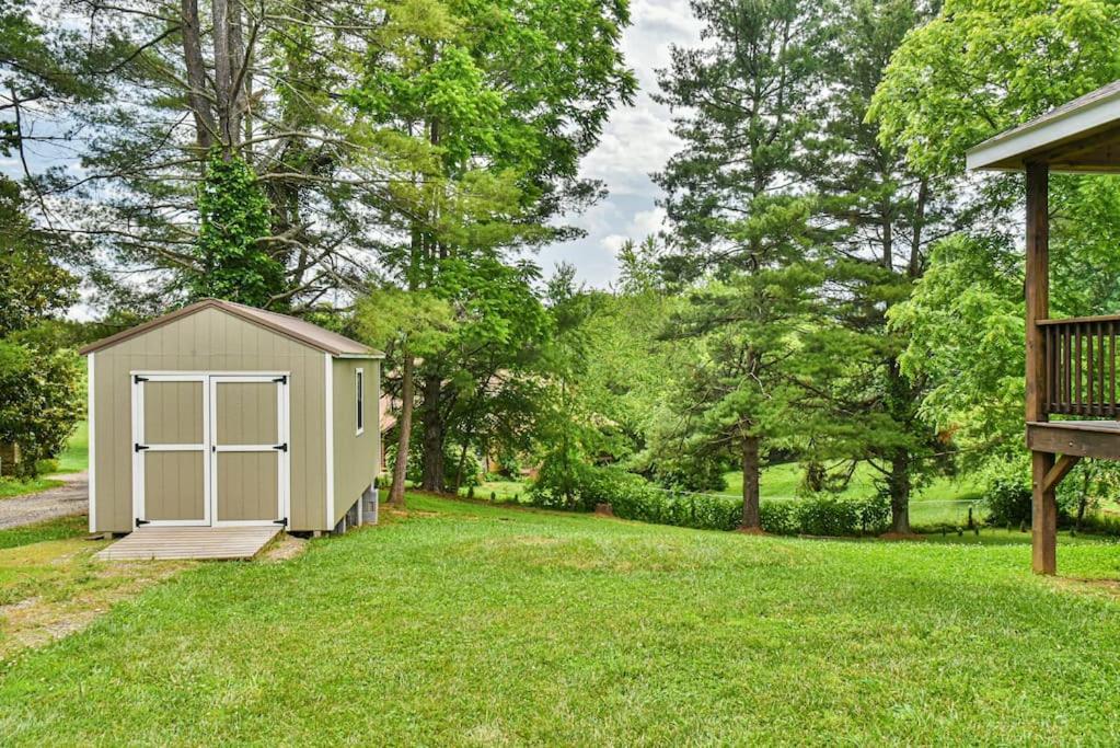 Pisgah Place! Comfy 2br Apt/house!