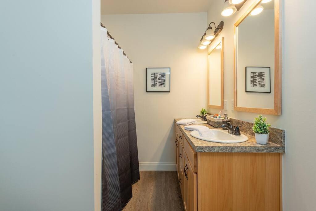 Pisgah Place! Comfy 2br Apt/house! Asheville