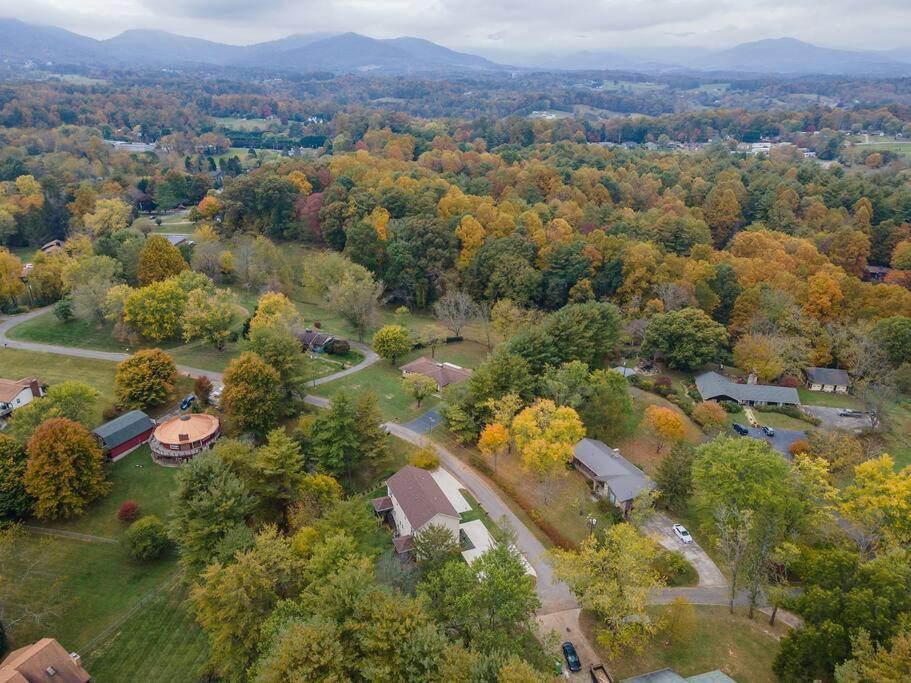 Pisgah Place! Comfy 2br Apt/house! *