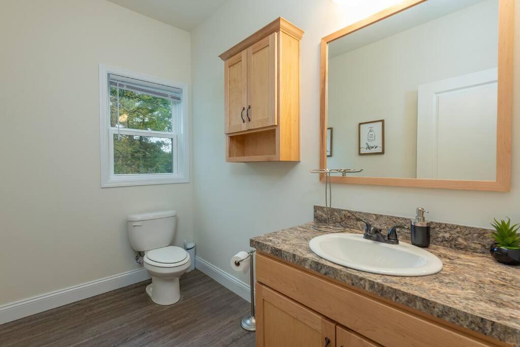 Holiday home Pisgah Place! Comfy 2br Apt/house!