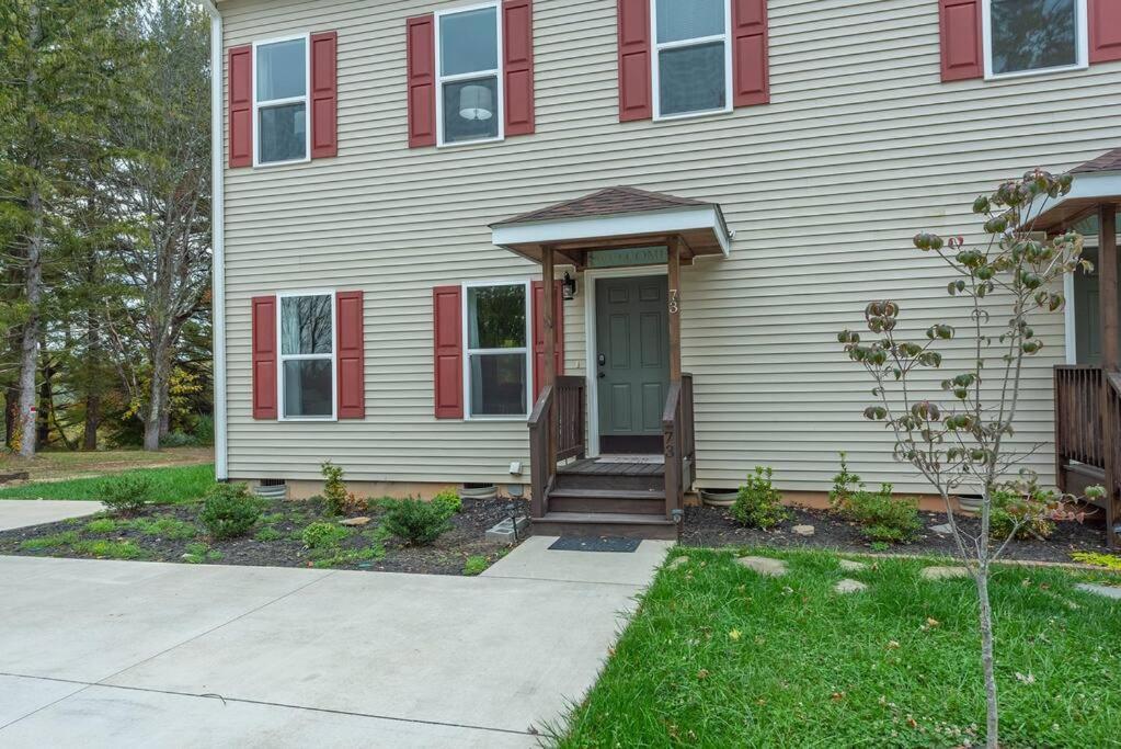 Holiday home Pisgah Place! Comfy 2br Apt/house! *
