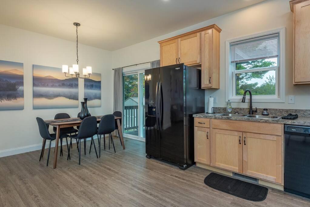 Pisgah Place! Comfy 2br Apt/house! Holiday home
